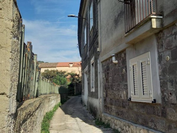 casa indipendente in vendita a Caserta in zona Casola