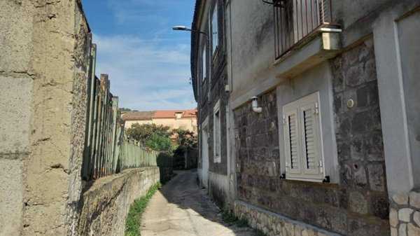 casa indipendente in vendita a Caserta in zona Garzano