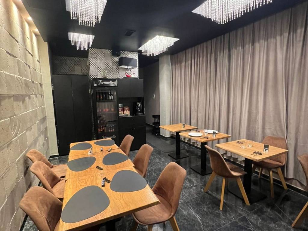 negozio in vendita a Caserta in zona Centro Città