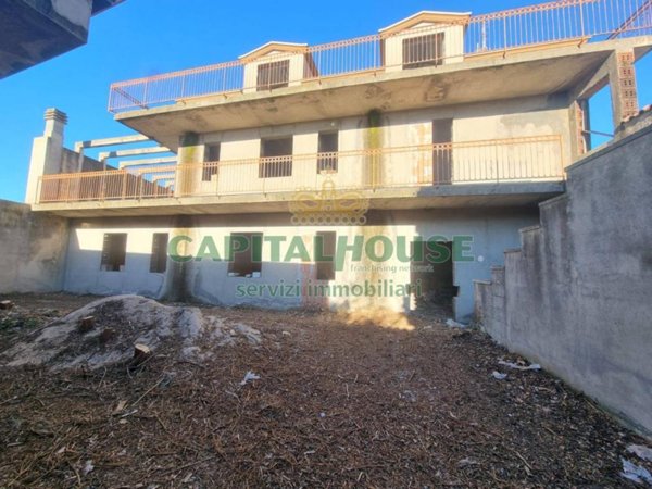 casa indipendente in vendita a Caserta in zona Acquaviva
