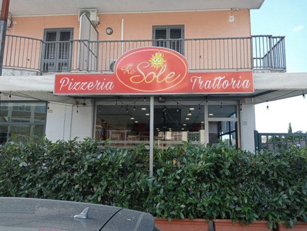 locale commerciale in vendita a Caserta in zona Briano