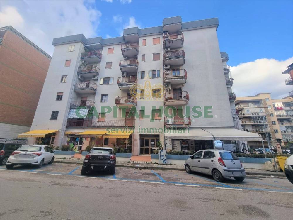 appartamento in vendita a Caserta in zona Acquaviva