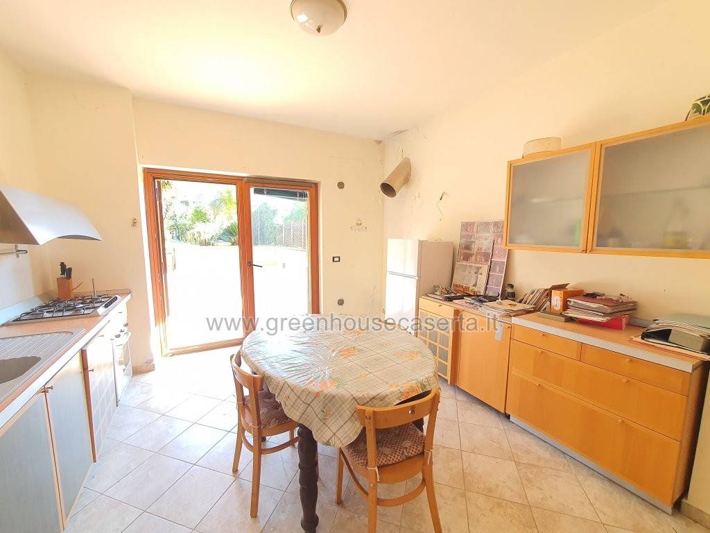 appartamento in vendita a Caserta in zona Mezzano