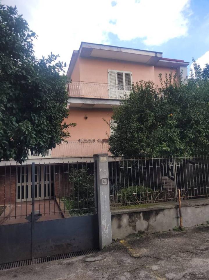 casa indipendente in vendita a Caserta in zona Acquaviva