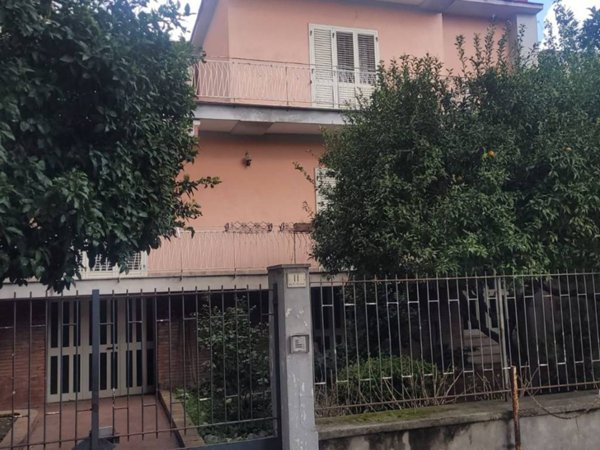casa indipendente in vendita a Caserta in zona Acquaviva