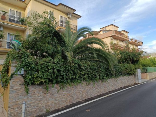 appartamento in vendita a Caserta in zona Acquaviva