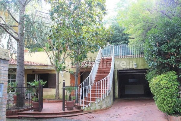 casa indipendente in vendita a Caserta