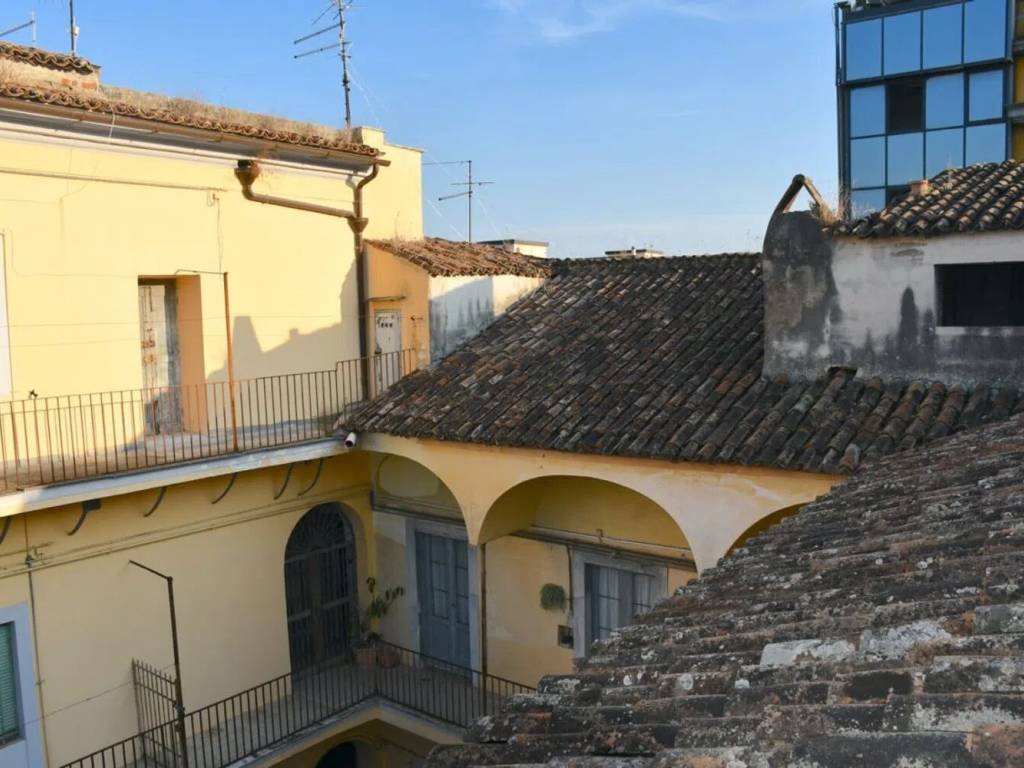 casa indipendente in vendita a Caserta in zona Acquaviva