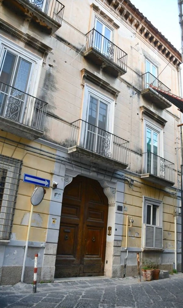 esavano in vendita a Caserta in zona Ospedale