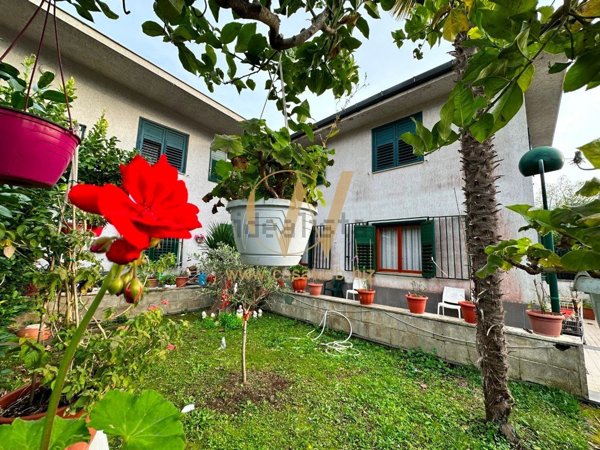casa indipendente in vendita a Caserta in zona Puccianiello