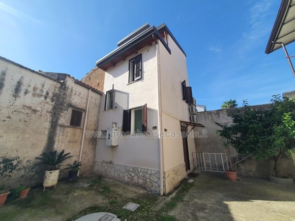 appartamento in vendita a Caserta in zona Falciano