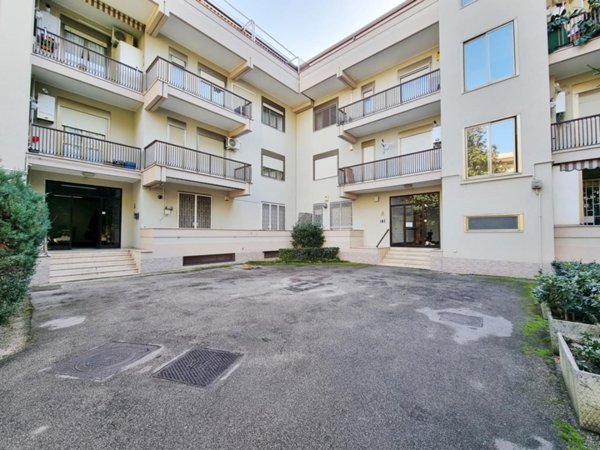 appartamento in vendita a Caserta in zona Acquaviva