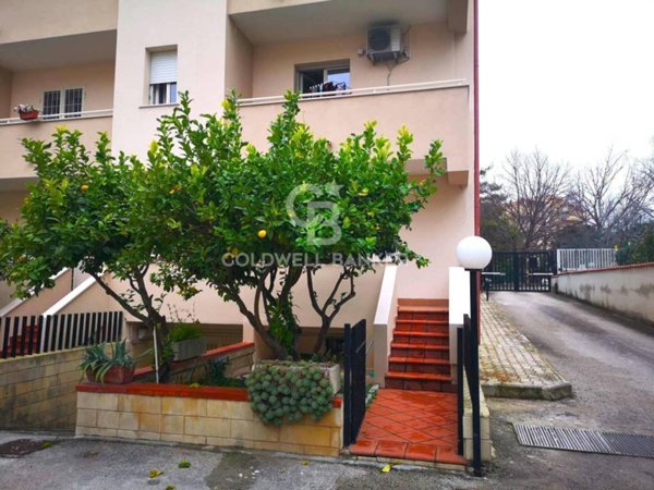 casa indipendente in vendita a Caserta in zona Centurano/Cerasole