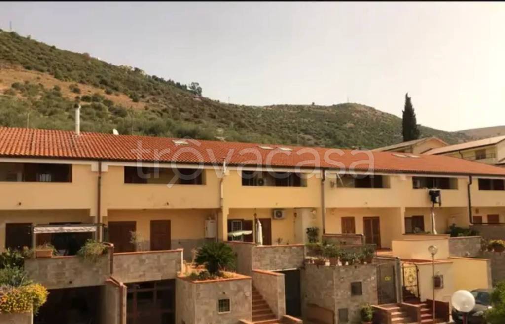 casa indipendente in vendita a Caserta in zona Puccianiello