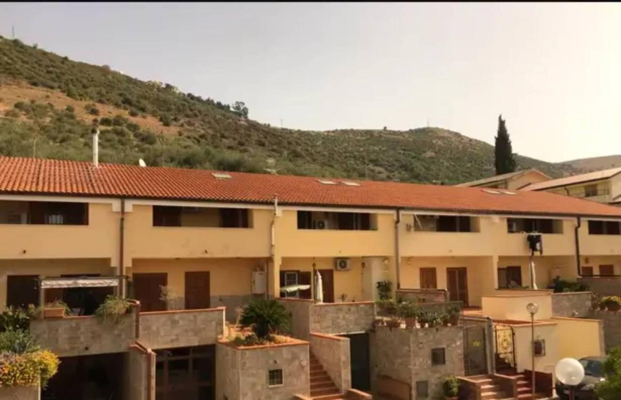 casa indipendente in vendita a Caserta in zona Santa Barbara / Tuoro