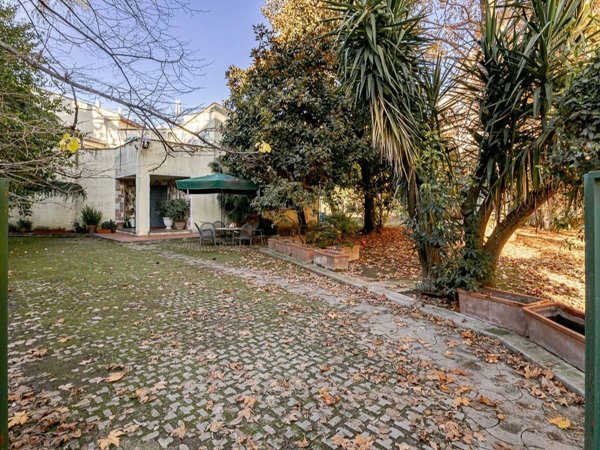 casa indipendente in vendita a Caserta in zona Centro Città