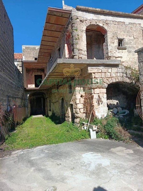 casa indipendente in vendita a Caserta in zona Ospedale