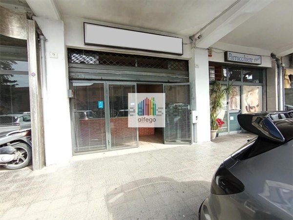 locale commerciale in vendita a Caserta
