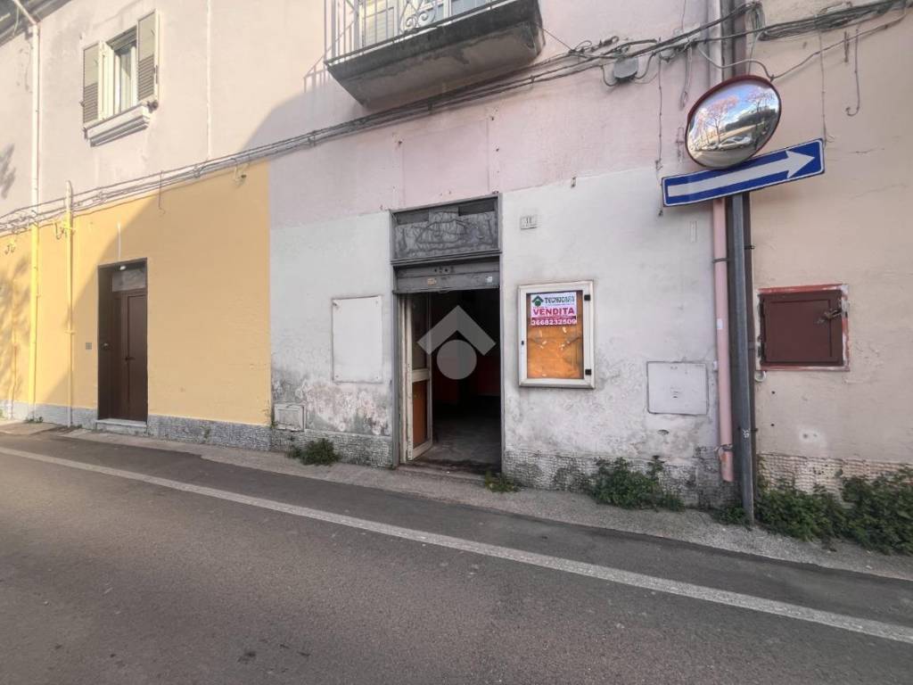 negozio in vendita a Caserta in zona Centro Città