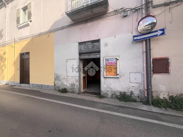 negozio in vendita a Caserta in zona Centro Città