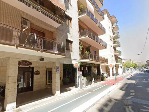 negozio in vendita a Caserta in zona Centro Città