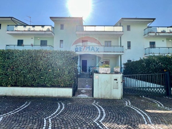casa indipendente in vendita a Caserta in zona Acquaviva