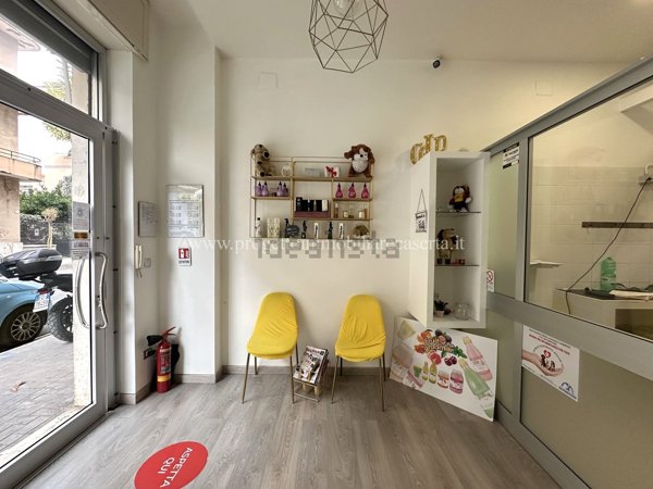 locale commerciale in vendita a Caserta