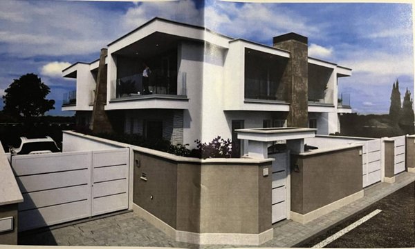 casa indipendente in vendita a Caserta in zona Briano