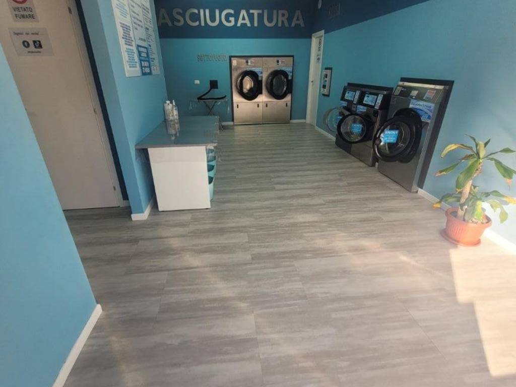 negozio in vendita a Caserta