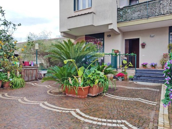 casa indipendente in vendita a Caserta