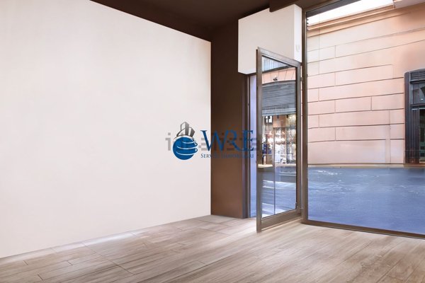 locale commerciale in vendita a Caserta in zona Centro Città