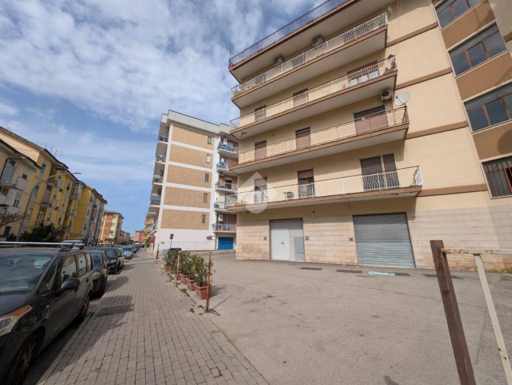 negozio in vendita a Caserta in zona Ospedale
