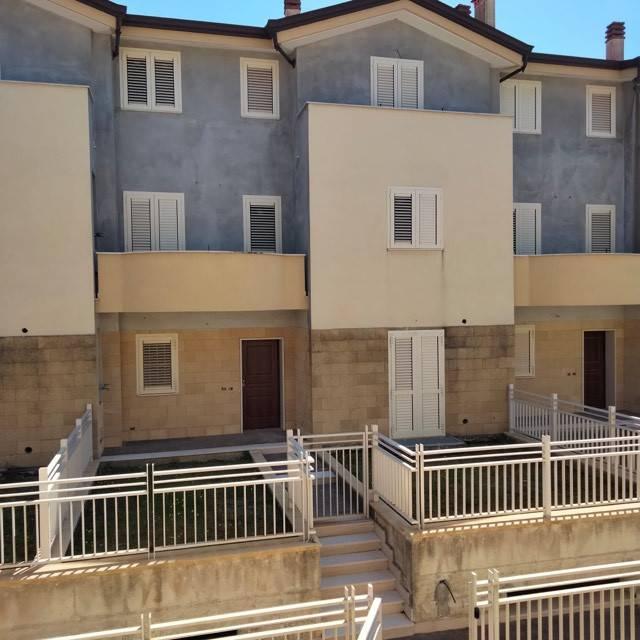 casa indipendente in vendita a Caserta in zona Acquaviva