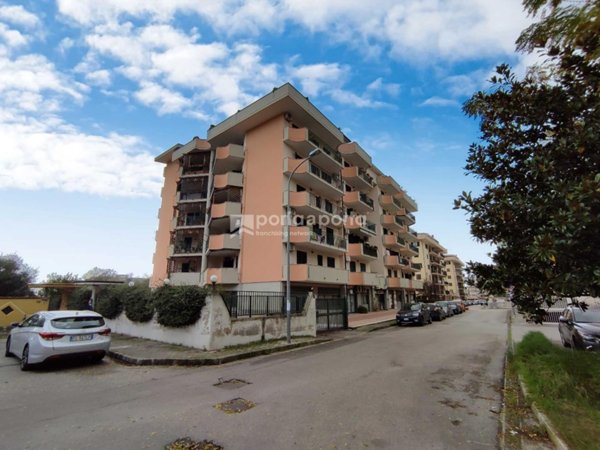 appartamento in vendita a Caserta in zona Acquaviva