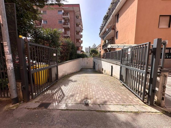 appartamento in vendita a Caserta in zona Acquaviva
