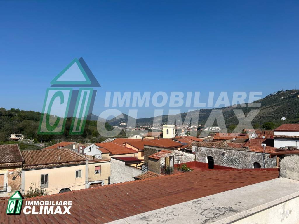 casa indipendente in vendita a Caserta in zona Garzano