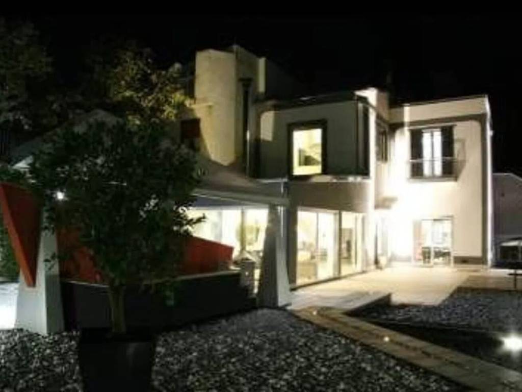casa indipendente in vendita a Caserta in zona San Leucio