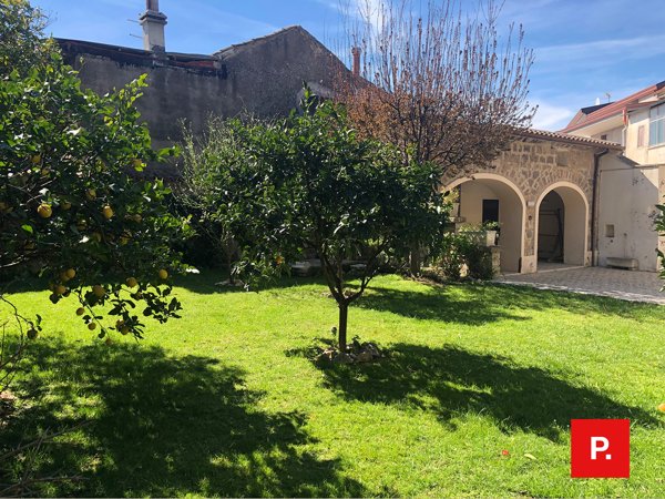 casa indipendente in vendita a Caserta in zona Casolla