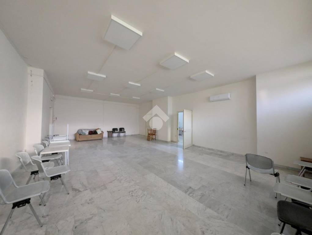 ufficio in vendita a Caserta in zona Centro Città