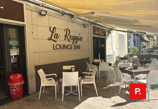 negozio in vendita a Caserta in zona Centro Città