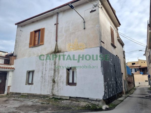 casa indipendente in vendita a Caserta in zona Acquaviva