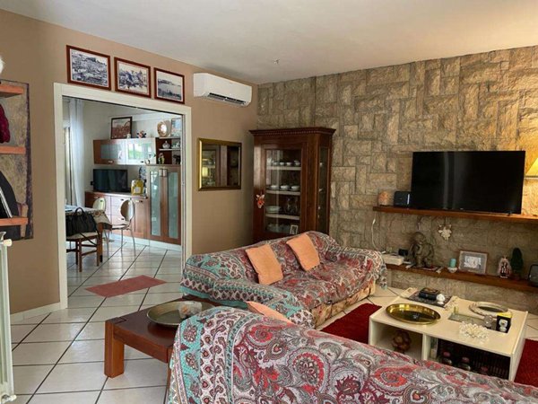 casa indipendente in vendita a Caserta in zona Puccianiello
