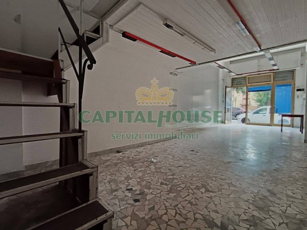 locale commerciale in vendita a Caserta in zona Ospedale