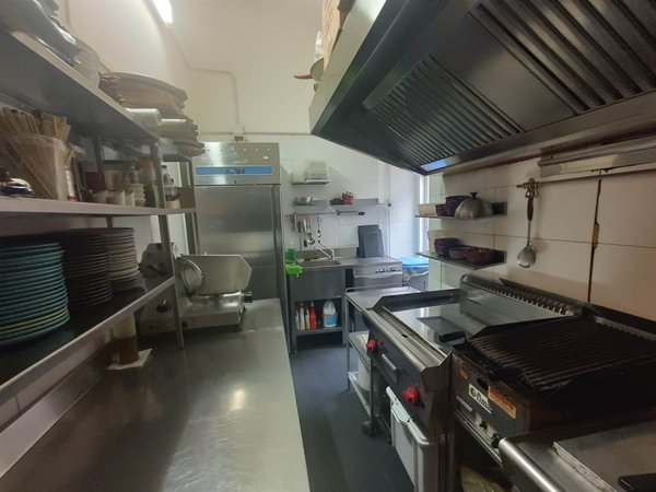 negozio in vendita a Caserta in zona Centro Città