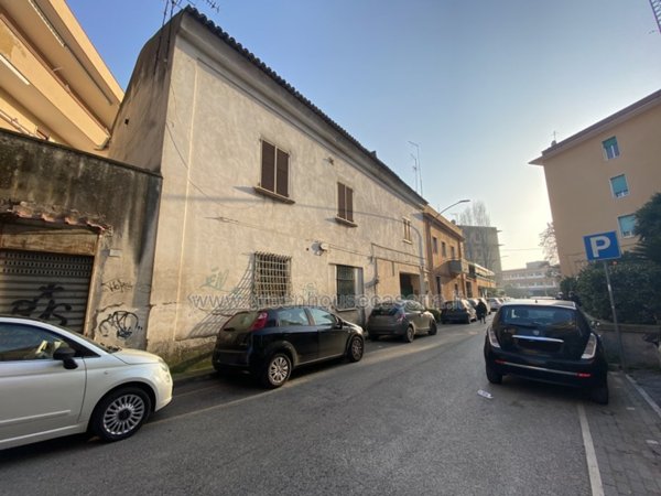 appartamento in vendita a Caserta in zona Acquaviva