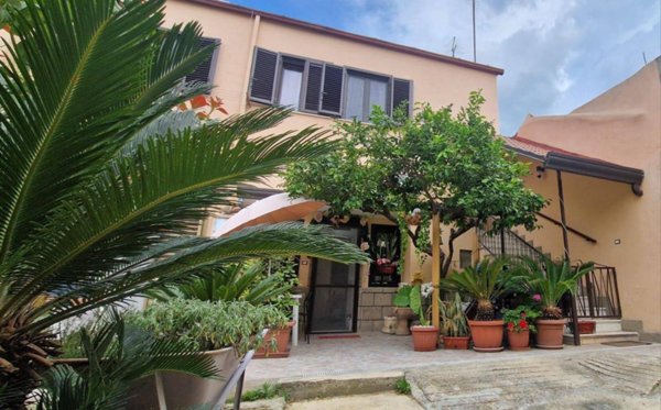 casa indipendente in vendita a Caserta in zona San Clemente