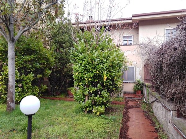casa indipendente in vendita a Caserta in zona Vaccheria