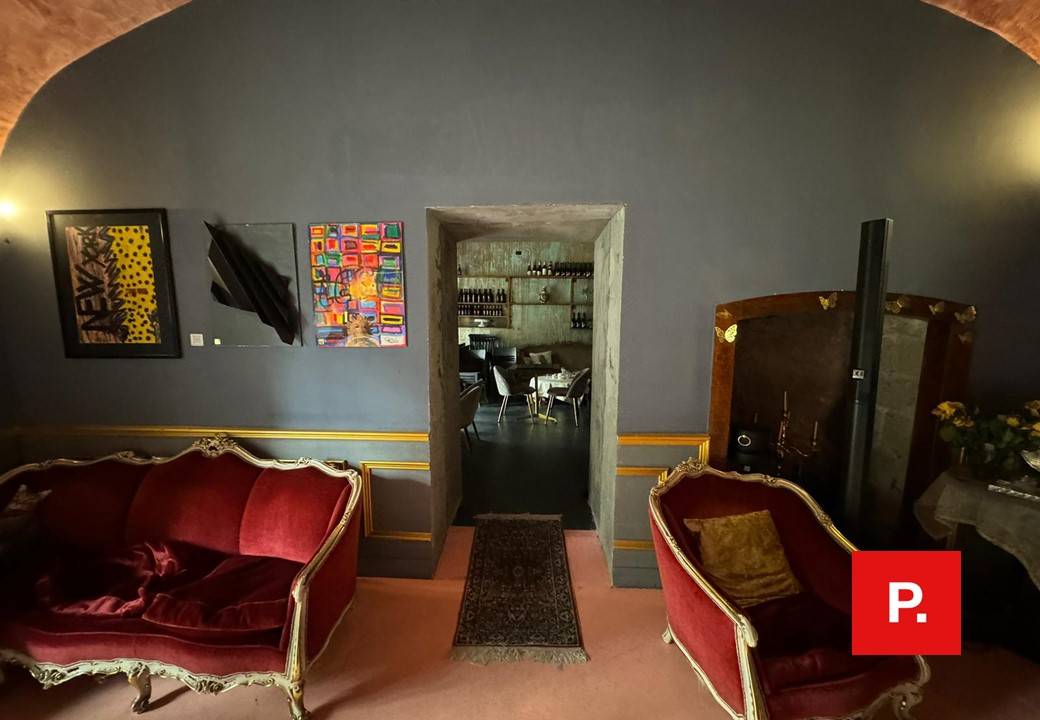 locale commerciale in vendita a Caserta in zona Centro Città