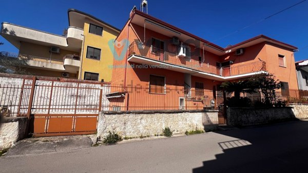 casa indipendente in vendita a Caserta in zona Ospedale