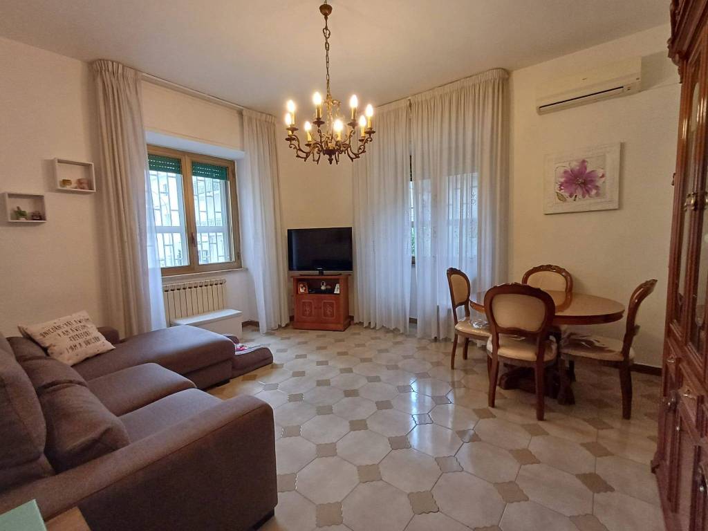 appartamento in vendita a Caserta in zona Acquaviva